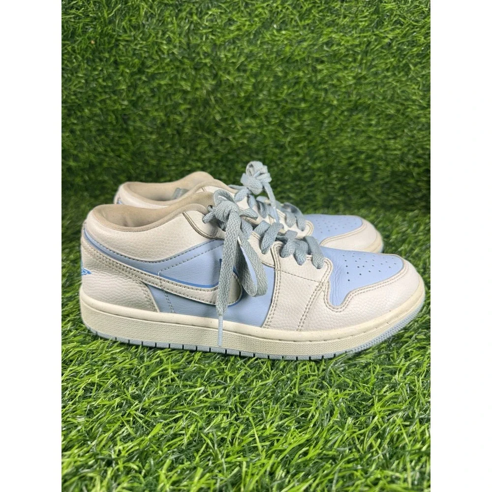 Jordan Air Jordan 1 Low SE Reverse Ice Blue Women's  Sz 9